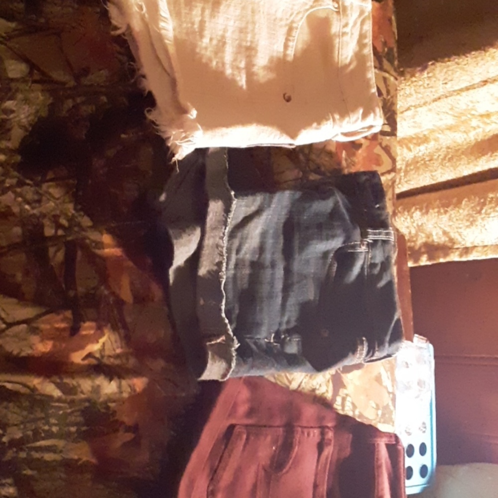 Shorts 2 American eagle 1 Aeropostale